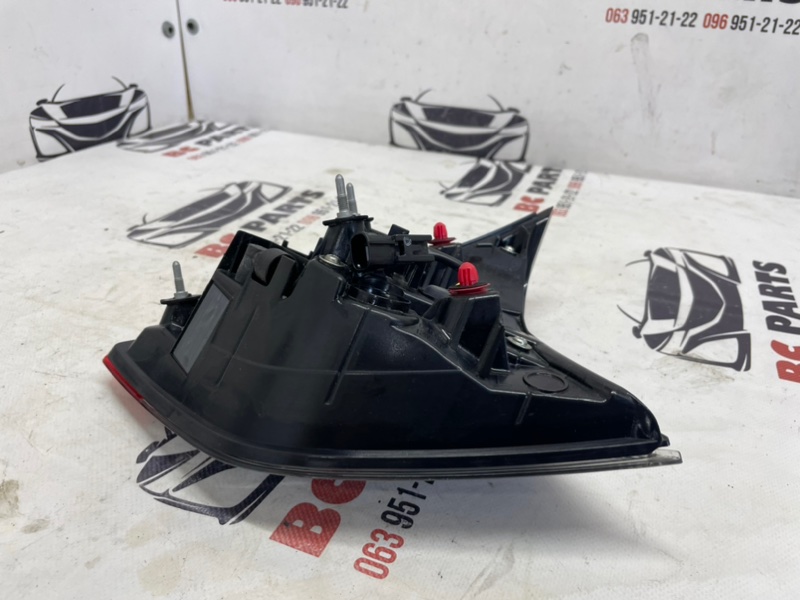 Фонарь задний внутренний левый Rogue 2013-2020 T32 2.5
