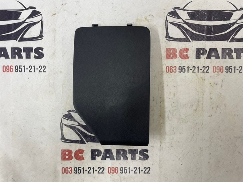 Накладка торпедо Nissan Rogue 2020-2024 T33 2.5 689646RB0A Б/У