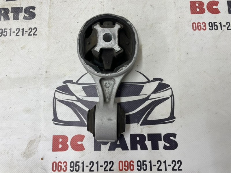Подушка двигателя правая Nissan Rogue T32 QR25 2.5