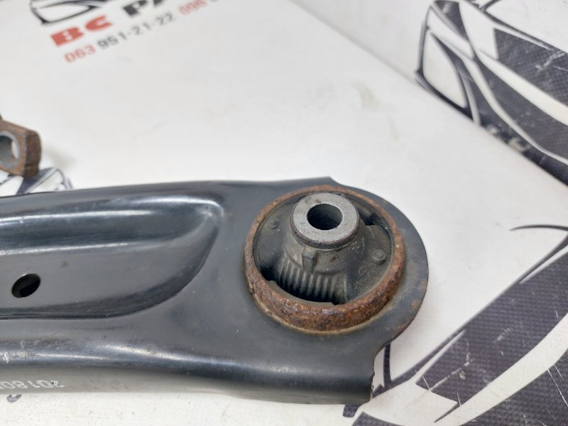 Рычаг подвески нижний передний левый Nissan Rogue T32 QR25 2.5 Рычаг подвески нижний передний левый Nissan Rogue T32 QR25 2.5