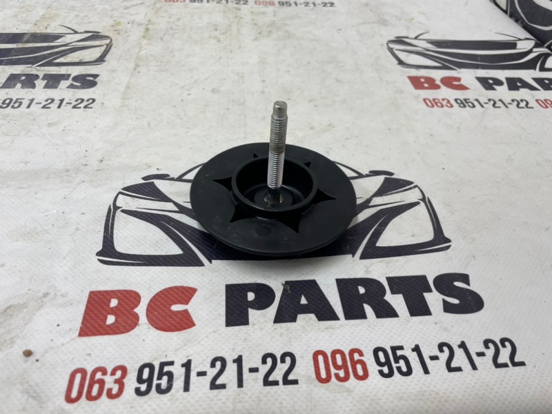 Болт крепления запасного колеса Nissan Rogue 2013-2020 T32 2.5 74810JY01A Б/У