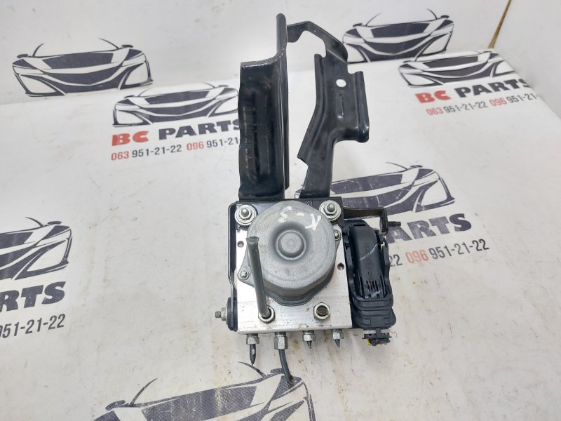 Блок ABS Nissan Sentra 2016-2019 B17 1.8 476604FU0C Б/У