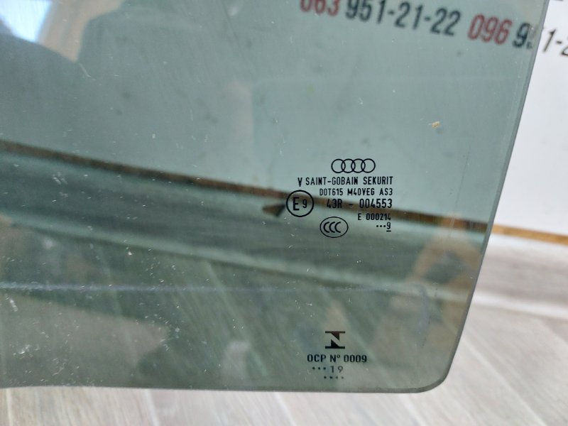 Стекло двери заднее левое Audi Q5 2.0
