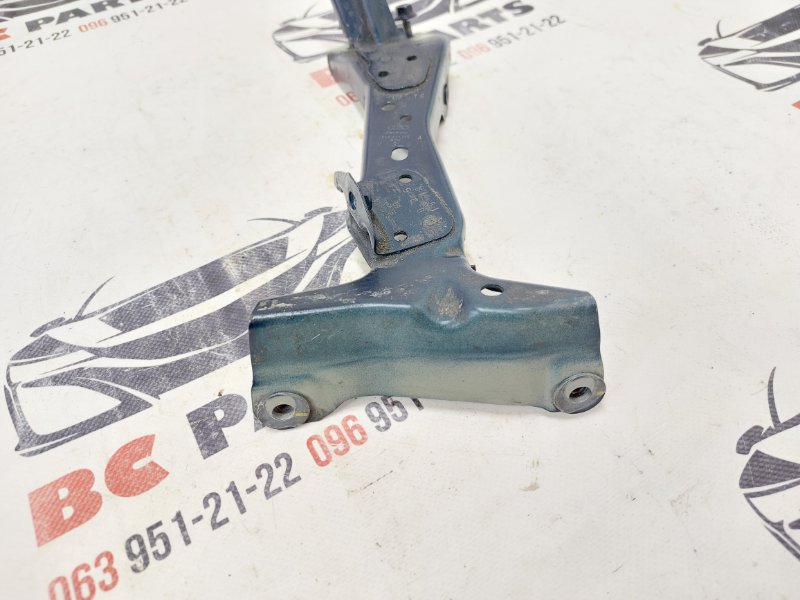 Кронштейн крыла передний левый A3 2018 2.0