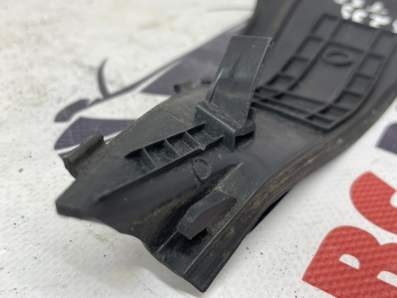 Уголок жабо правый Nissan Rogue T33 2.5