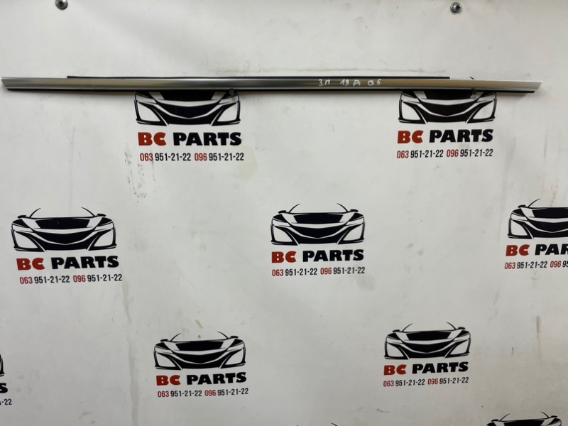 Молдинг двери задний правый Audi Q5 2017 2.0 80A853763 Б/У