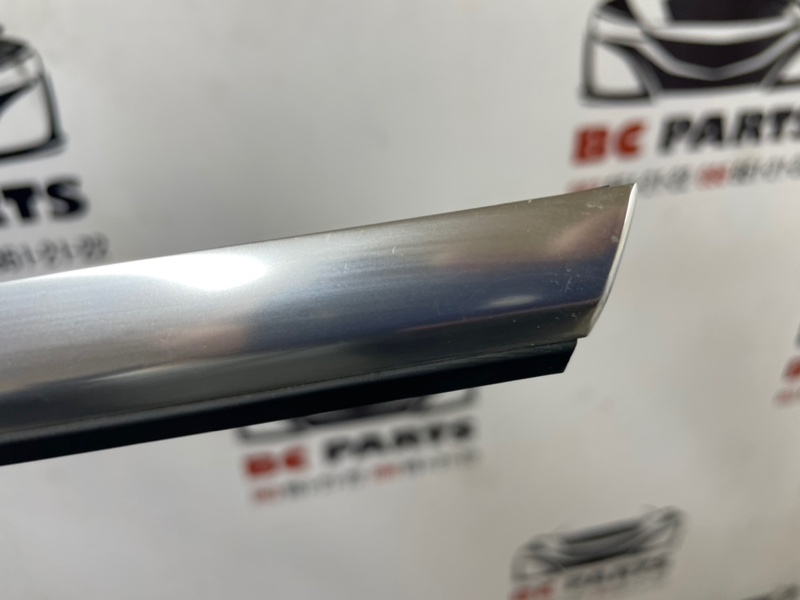 Молдинг двери задний правый Audi Q5 2.0