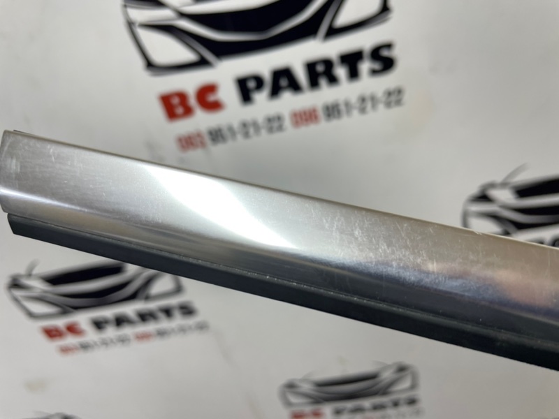 Молдинг двери задний правый Q5 2017 2.0