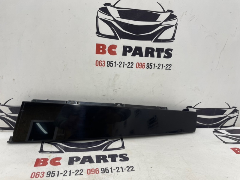 Запчасть накладка двери задняя правая Audi Q5 2017 2.0 80A839902 Б/У Накладка двери задняя правая Audi Q5 2017 2.0 80A839902 Б/У