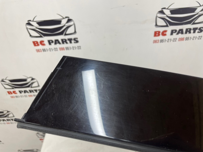 Накладка двери задняя правая Q5 2017 2.0 Накладка двери задняя правая Q5 2017 2.0