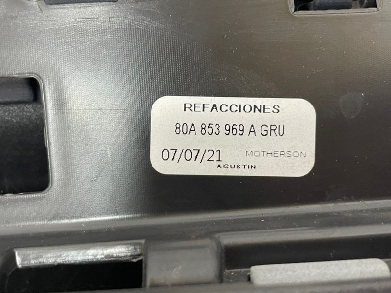 Накладка двери задняя левая Q5 2017-2024 80A 2.0