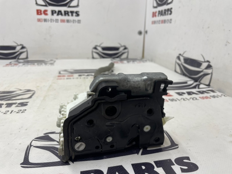 Замок боковой двери задний правый Q5 2017 2.0