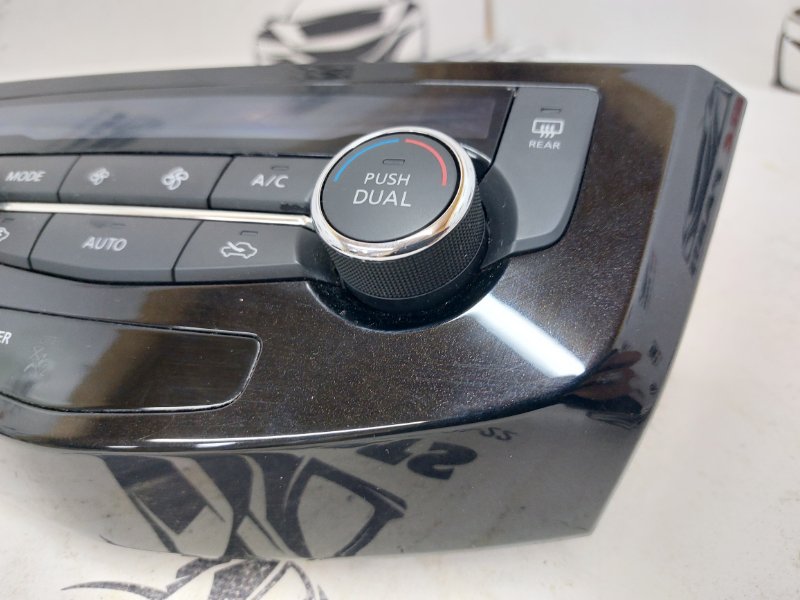 Блок управления климат-контролем Nissan Rogue T32 QR25 2.5