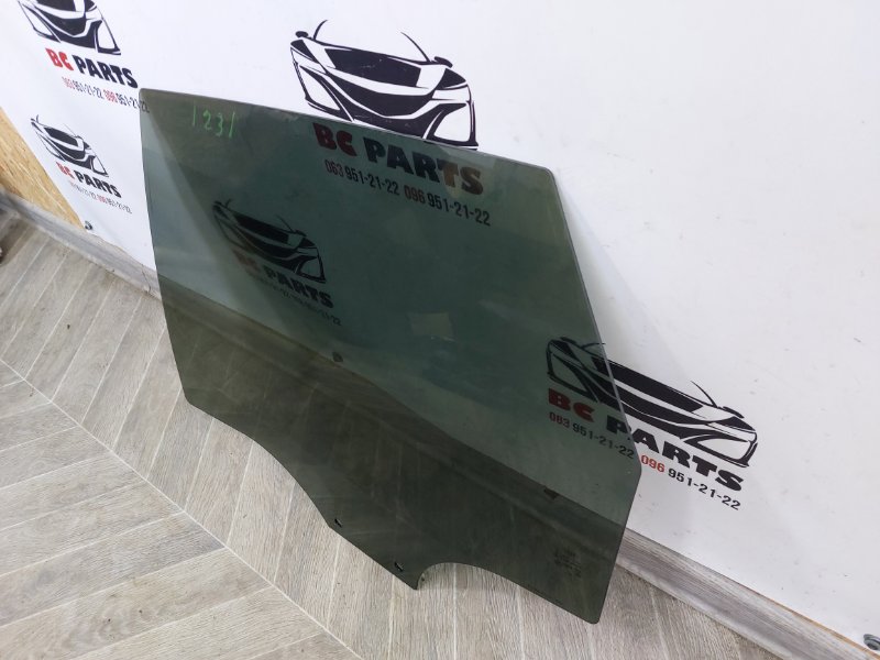 Стекло двери заднее левое Audi Q3 83A