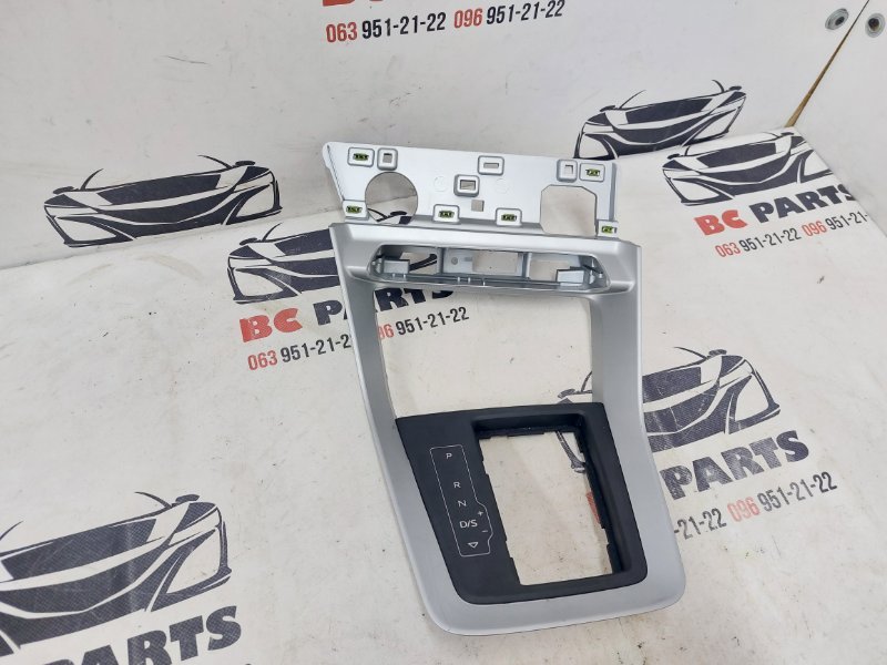 Накладка центральной консоли Audi Q3 2019-2024 83A 2.0 83B 713 463 A Б/У