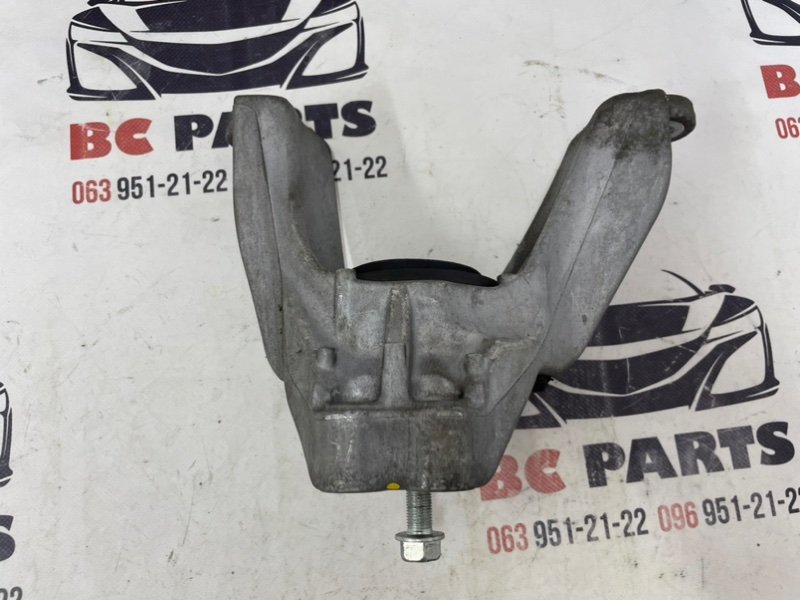 Подушка двигателя правая Honda CR-V 1.5