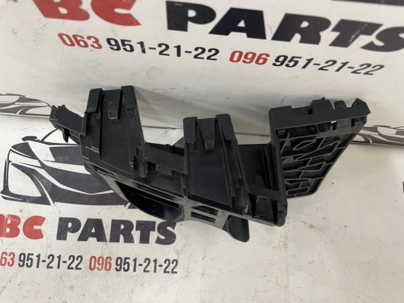 Направляющая бампера задняя левая Atlas 2016-2024 3.6