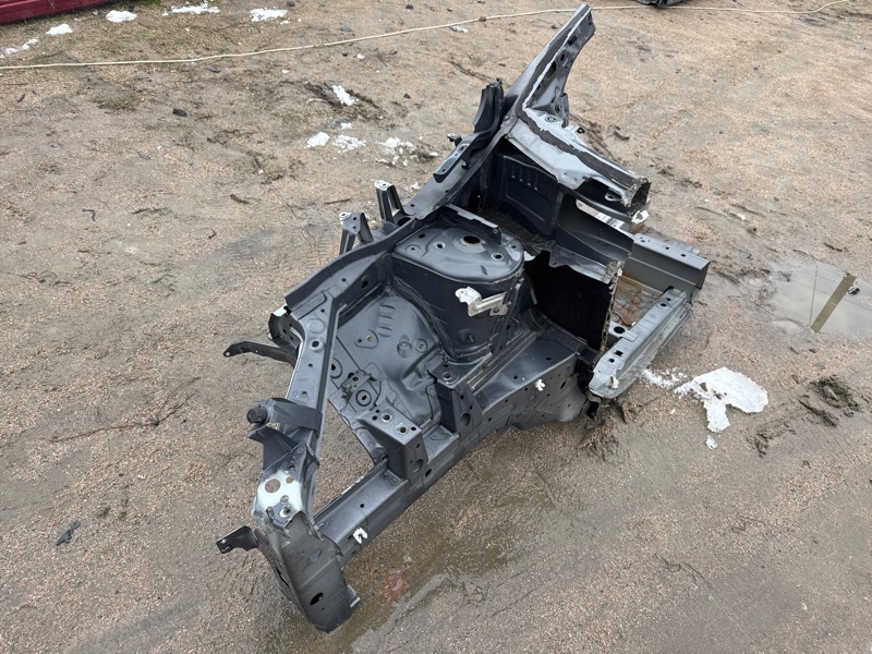 Четверть передний правый Nissan Rogue T33 2.5