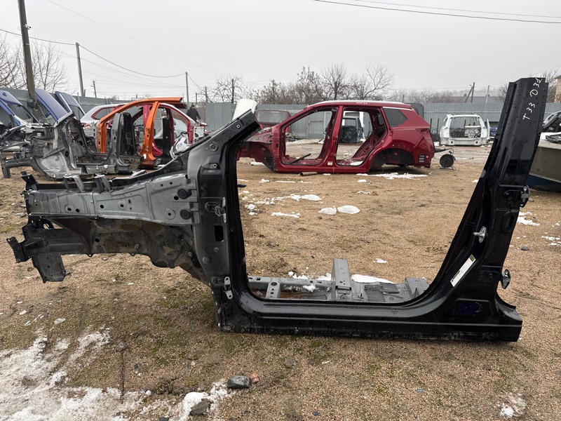 Часть кузова левый Rogue 2021 T33 2.5