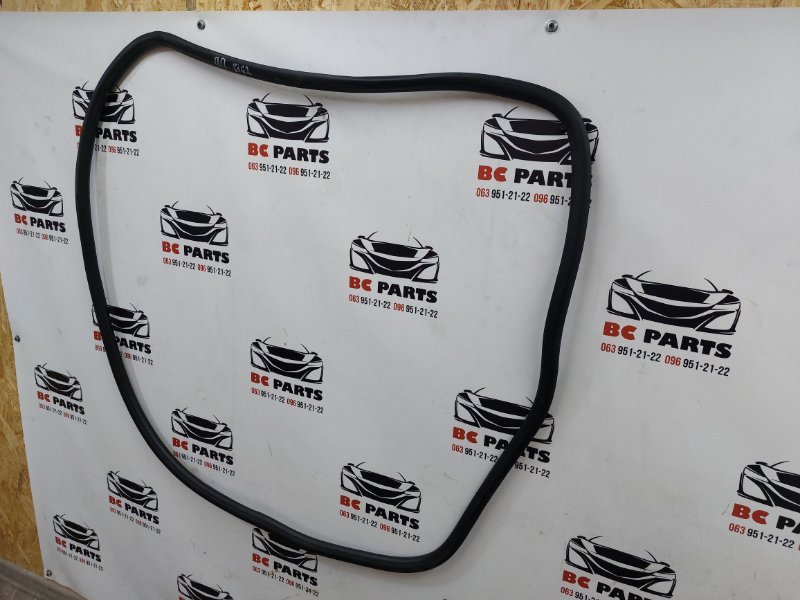 Уплотнитель кузова передний правый Bolt EV 2023