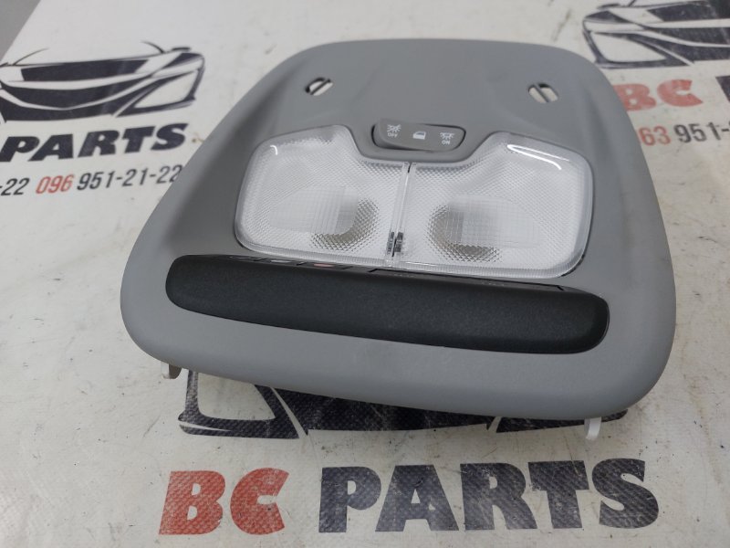 Плафон подсветки салона передний Chevrolet Bolt EV