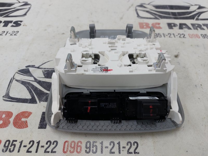 Плафон подсветки салона передний Bolt EV 2023