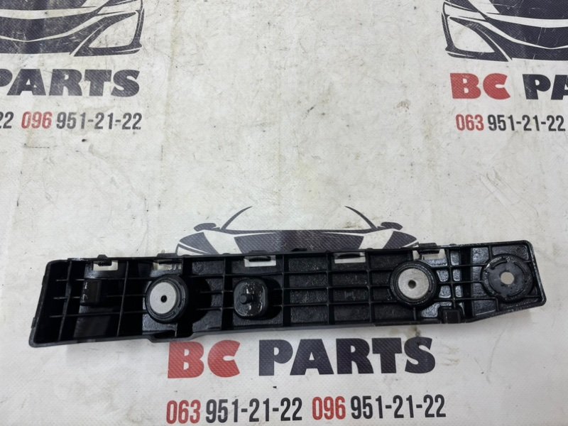 Крепление бампера заднее левое Chevrolet Bolt EV