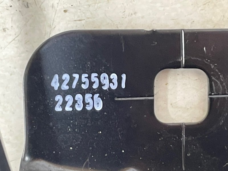 Замок капота Bolt EV 2023