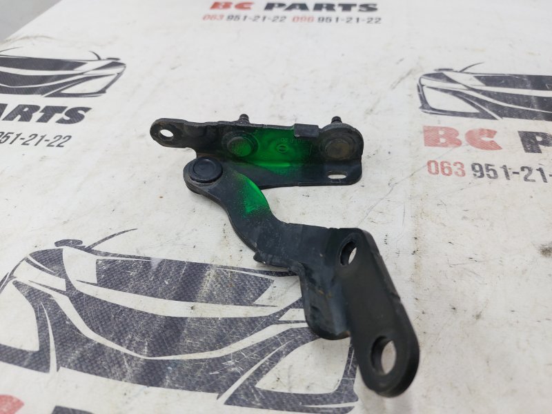 Петля крышки багажника левая Rogue 2018 T32 QR25 2.5