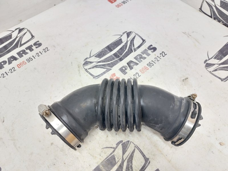 Патрубок воздушного фильтра Dodge Journey 2007-2011 3.5 4891911ab Б/У