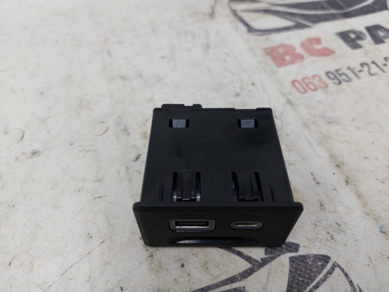 USB разъем Bolt EV 2023
