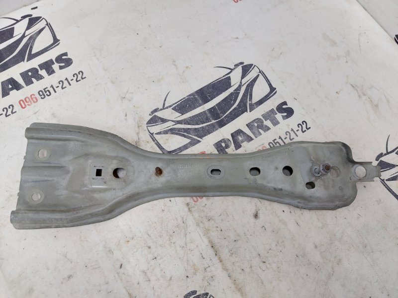 Кронштейн замка капота Nissan Sentra 2012-2019 B17 1.8 F25503SHMH Б/У