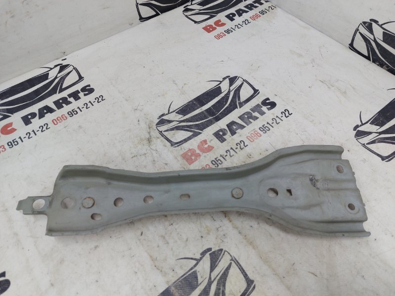 Кронштейн замка капота Sentra 2012-2019 B17 1.8