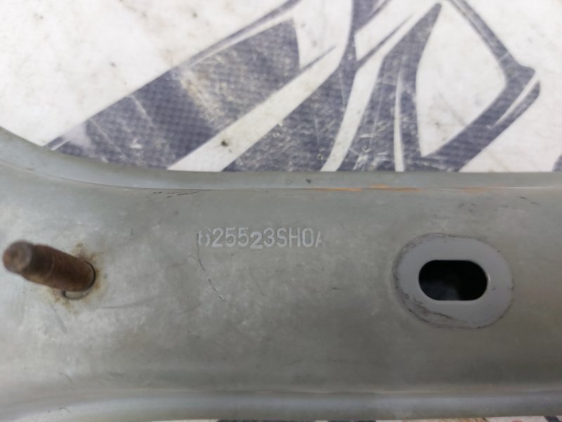 Кронштейн замка капота Sentra 2012-2019 B17 1.8