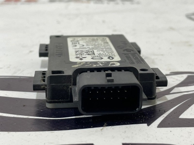 Датчик слепых зон Rogue 2021 T33 2.5