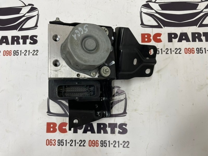 Блок ABS Nissan Rogue 2017 T32 QR25 2.5 476606FL1A Б/У