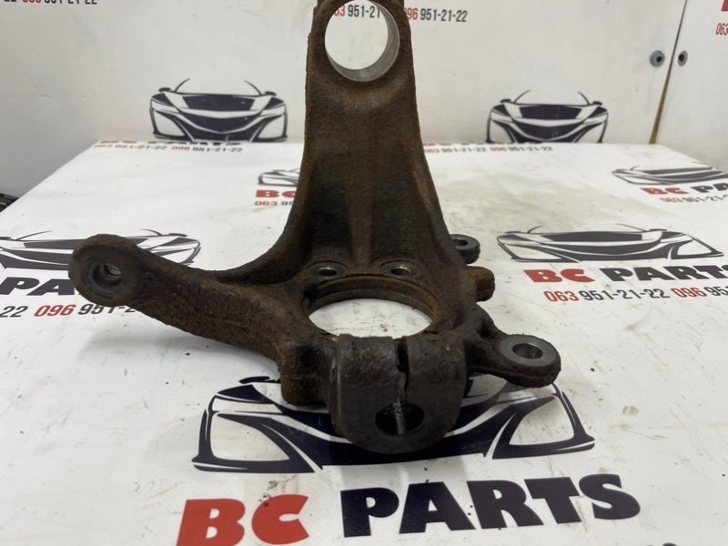 Цапфа передняя левая Nissan Rogue T32 QR25 2.5