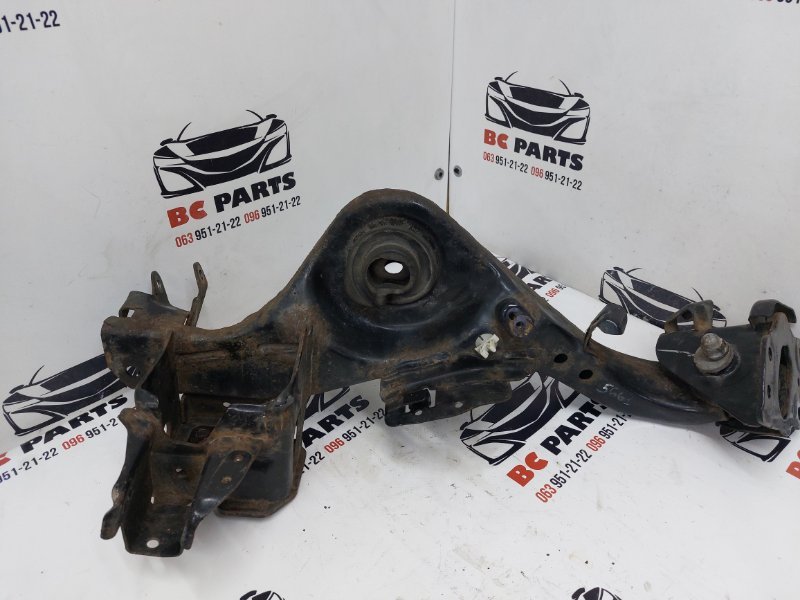 Цапфа задняя правая Nissan Rogue 2017 T32 QR25 2.5 55501-4BA0A Б/У