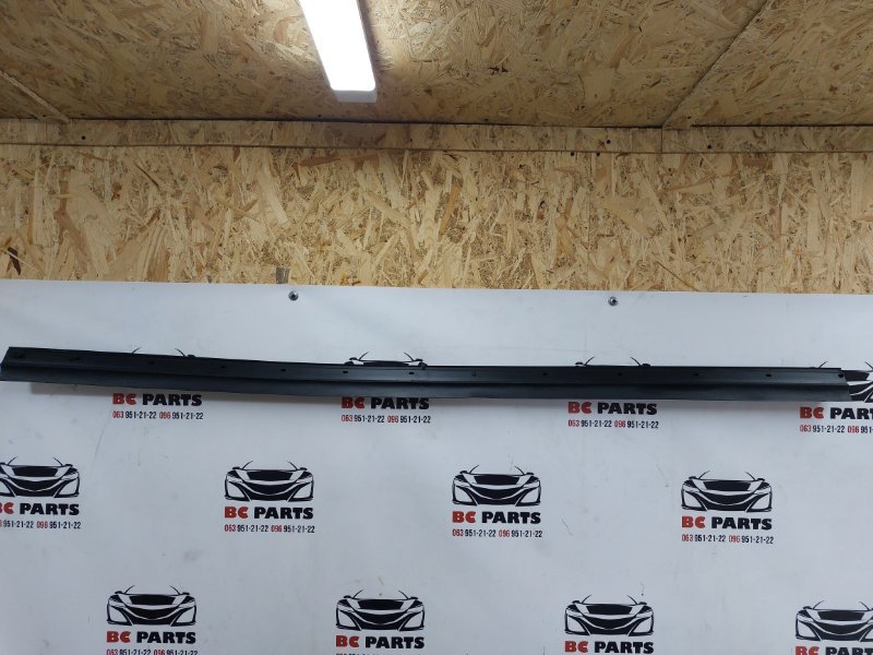 Накладка на порог наружная правая Nissan Rogue 2021 T33 2.5 80838-6RR0A Б/У