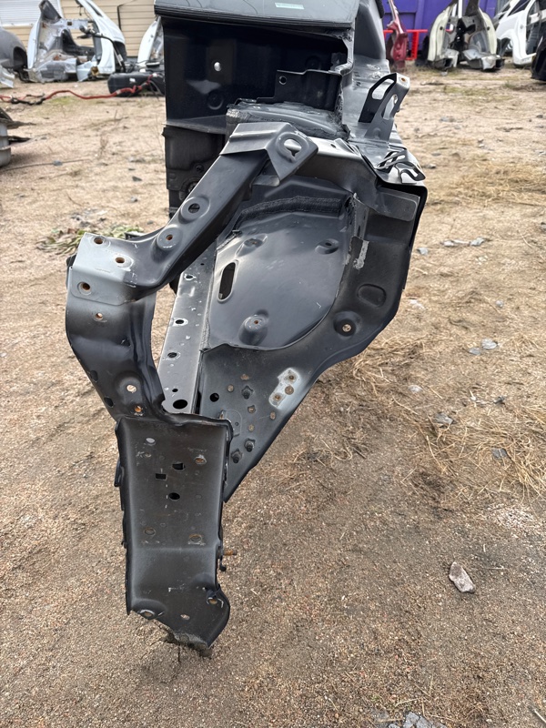 Четверть передний левый Rogue 2019 T32 QR25 2.5 Четверть передний левый Rogue 2019 T32 QR25 2.5