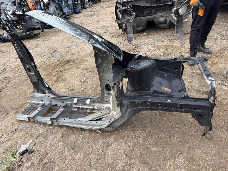 Четверть передний левый Rogue 2019 T32 QR25 2.5 Четверть передний левый Rogue 2019 T32 QR25 2.5