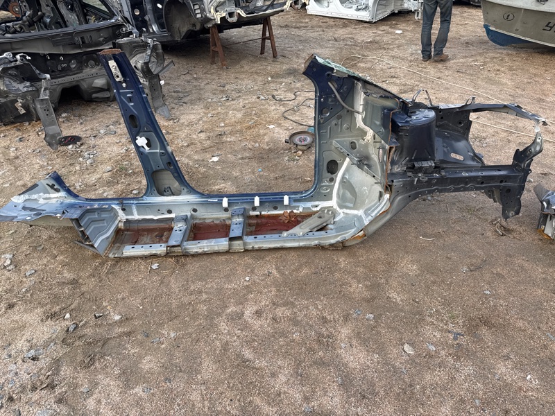 Часть кузова левый Nissan Rogue T32 QR25 2.5