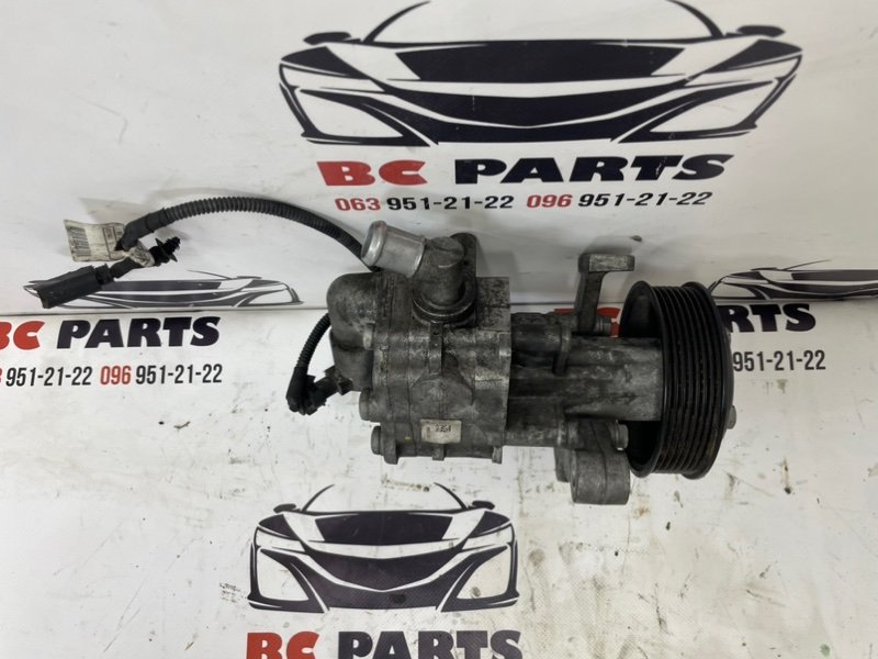 Насос гидроусилителя руля 7 2008-2015 F02 4.4