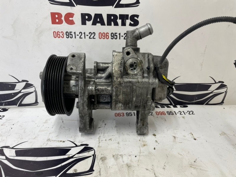 Насос гидроусилителя руля 7 2008-2015 F02 4.4