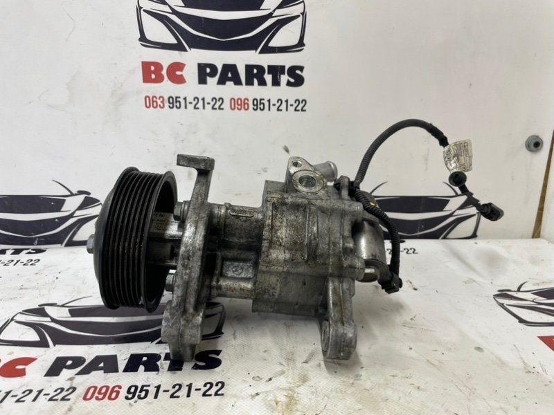 Насос гидроусилителя руля 7 2008-2015 F02 4.4