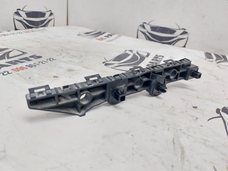Направляющая бампера задняя правая q50 2013-2021 3.0