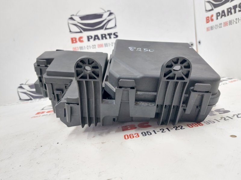 Корпус блока предохранителей Nissan Rogue T32 QR25 2.5