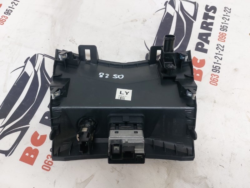 USB разъем Nissan Rogue T32 QR25 2.5