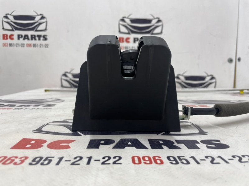 Замок двери багажника Audi Q5 2017-2024 80A 2.0 80A827506A Б/У