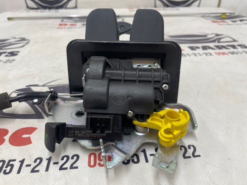 Замок двери багажника Audi Q5 80A 2.0